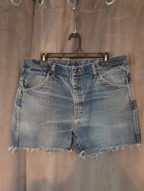 Rustler Size 36 Distressed Light Blue Denim Cutoff Shorts